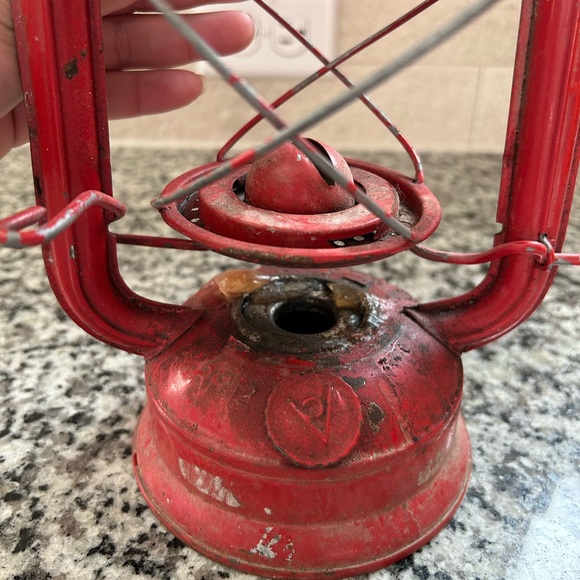 Vintage Red Hanging American Camper Kerosene 12"  Lantern  ARK12 - Picture 7 of 9